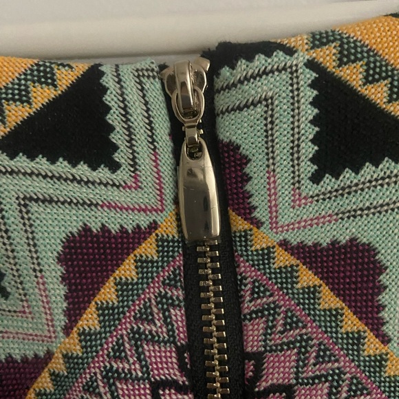 Patterned and colourful knee length dress - Picture 3 of 3